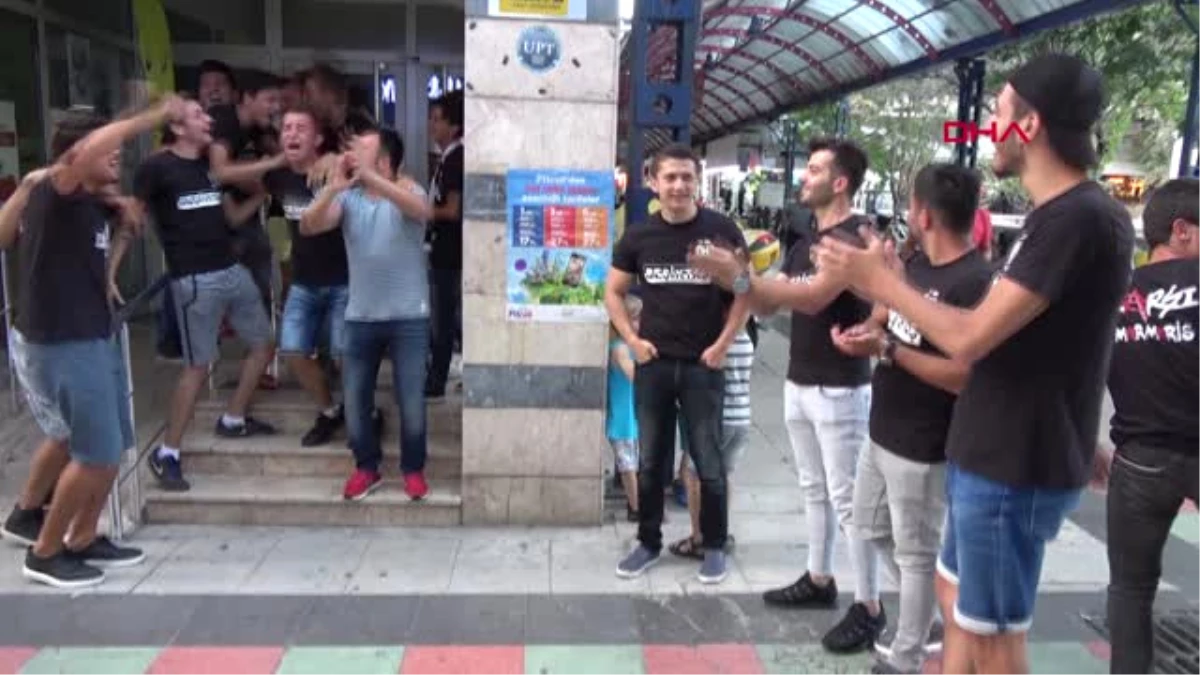 Muğla - Marmaris\'te Beşiktaş Çarşı Taraftar Grubu İftar Yemeği Verdi