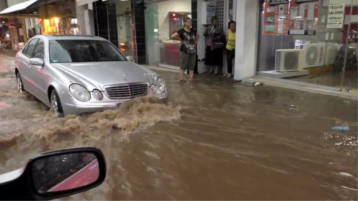 Nazilli Sağanak Yağışa Teslim Oldu