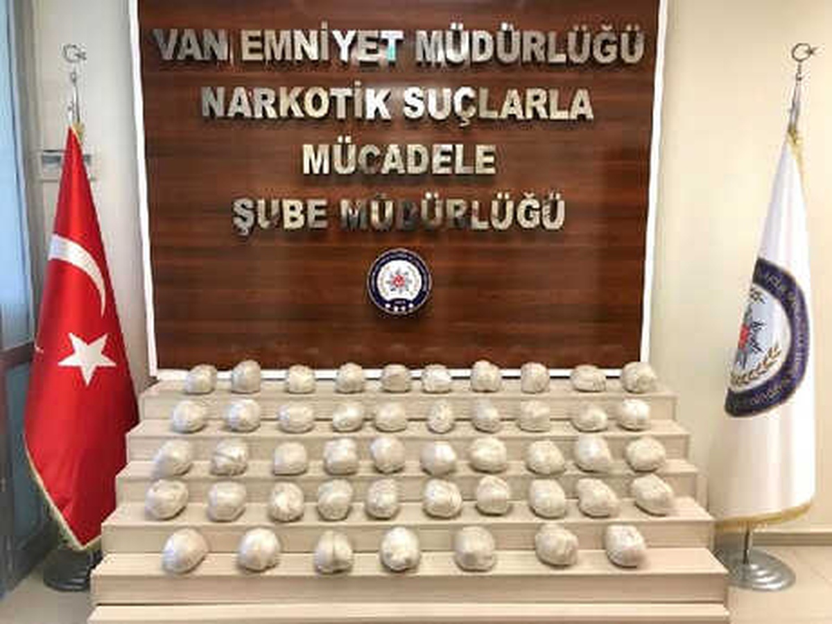Polisten Kaçarken Kaza Yaptığı Aracından 47 Kilo Eroin Çıktı