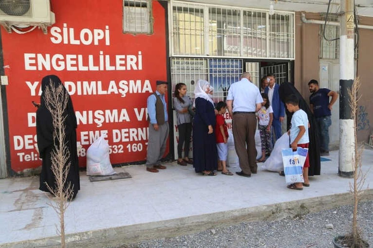 Silopi\'de Engelli Derneğinden 70 Aileye Gıda Yardımı