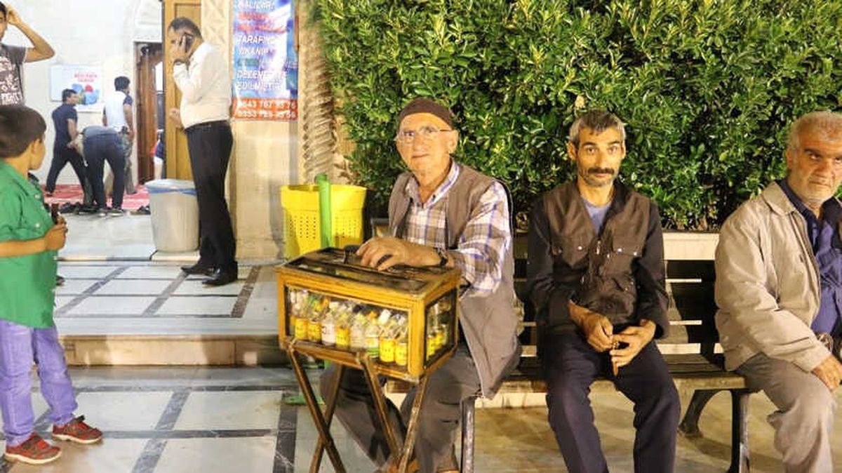 45 Yıldır Ekmeğini Esanstan Çıkarıyor