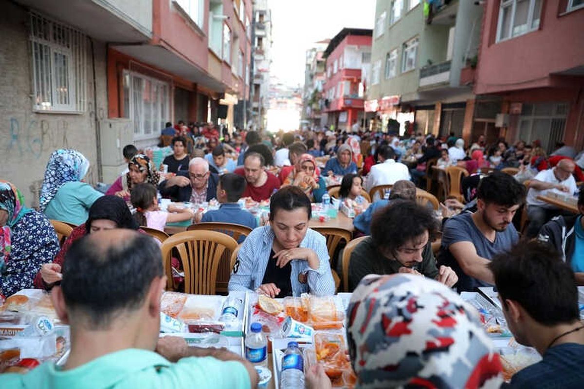 70 Bini Aşkın İlkadımlı \'Komşu İftarları\'nda Buluştu