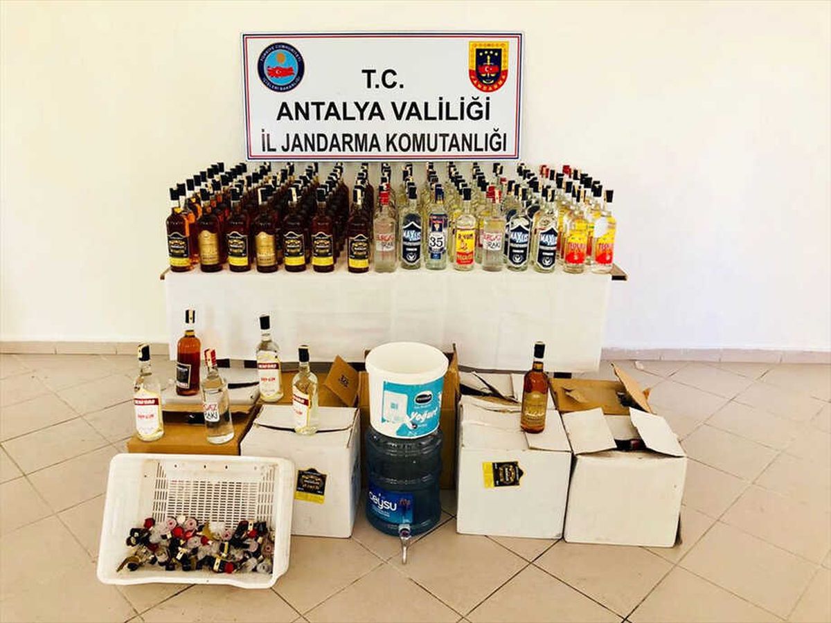Antalya\'da Kaçak İçki Operasyonu