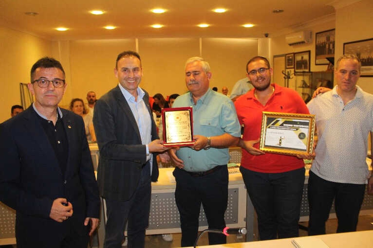 Ayvalık\'ta ATO Başarılı Firmaları Onurlandırdı