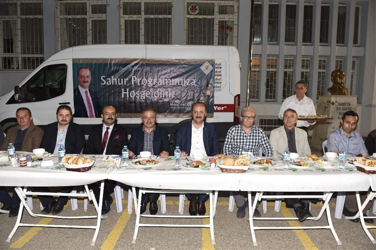 Başkan Akgül Vatandaşlarla Sahur Yaptı