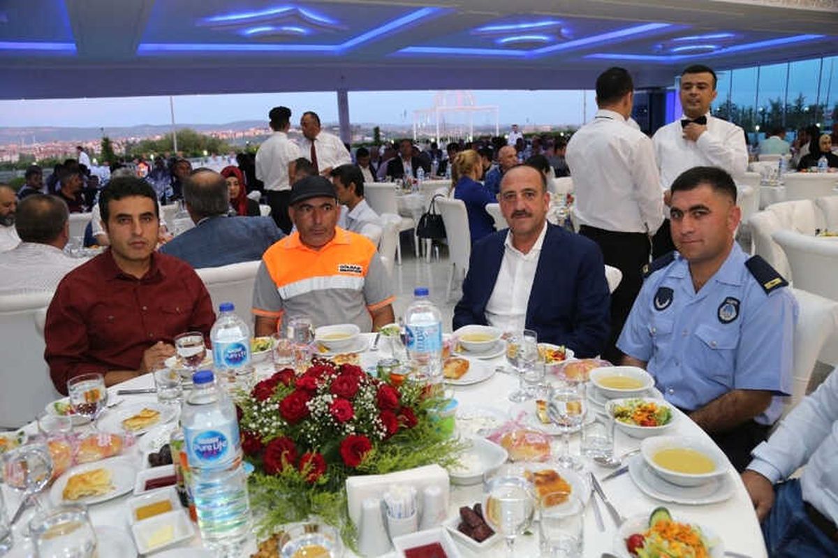 Başkan Duruay, Belediye Personeli ile İftar Sofrasında Buluştu