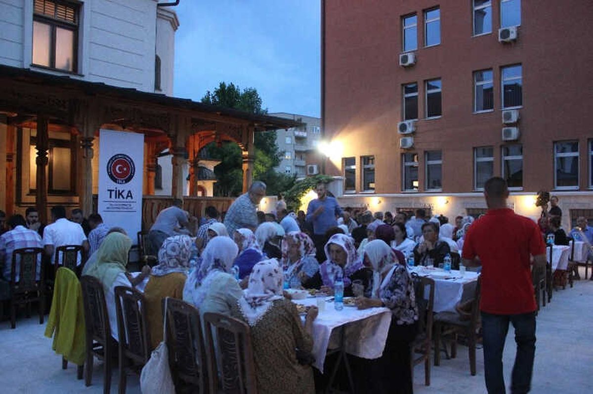 Bosna Hersek\'te Tika İftarı