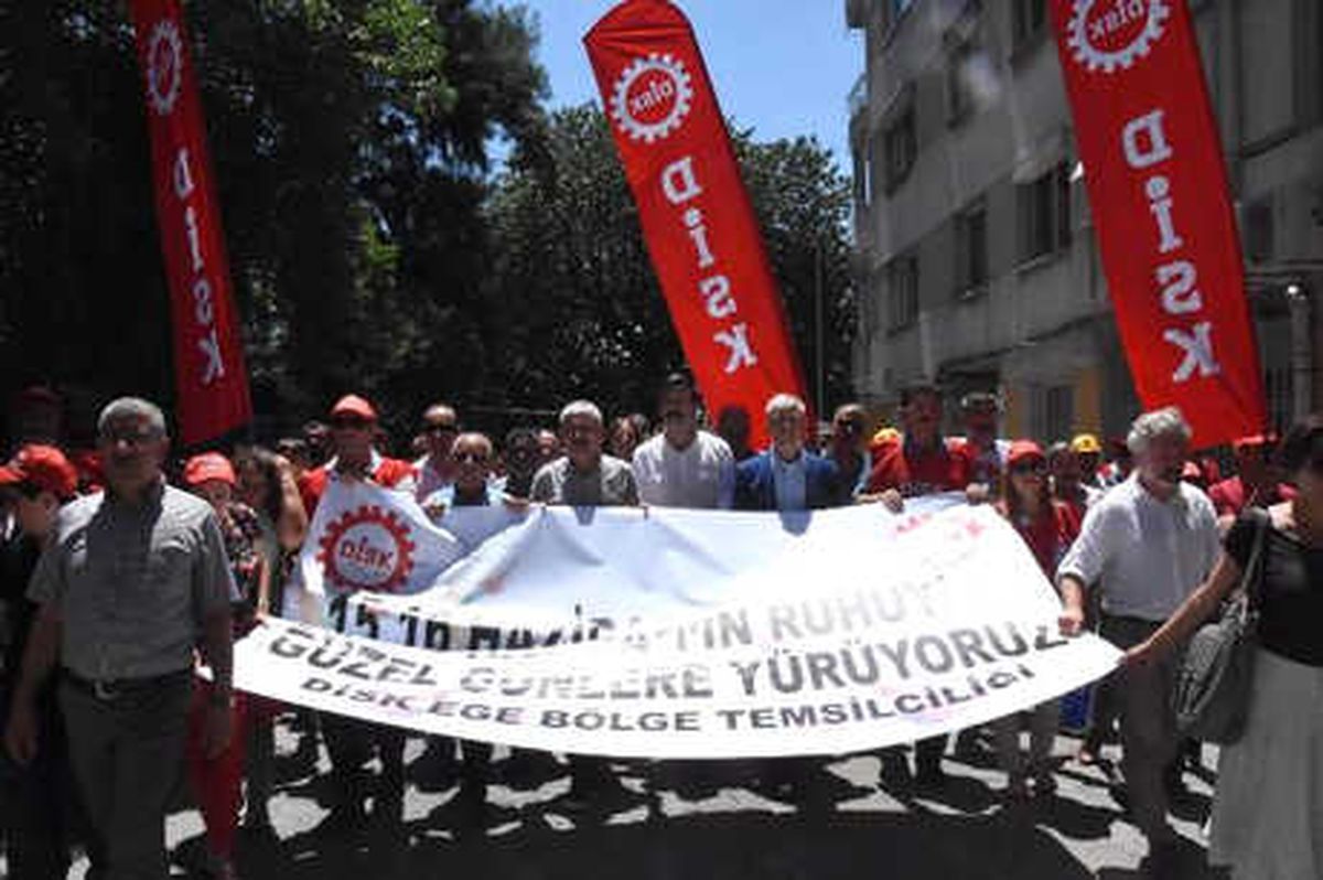 Disk Üyesi İşçiler, Yarım Gün İş Bıraktı