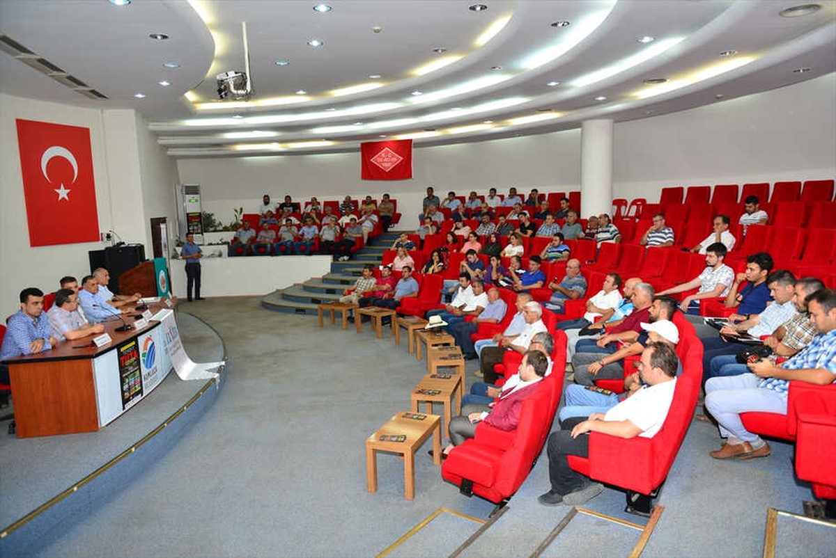 Domates Üreticileri Güve Zararlısından Muzdarip