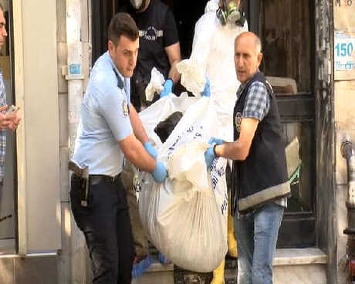 Ek Fotoğraflarla Geniş Haber) - Fatih\'te Cinayet: Bulaşık Makinesi İçindeki Bavulda Erkek Cesedi...
