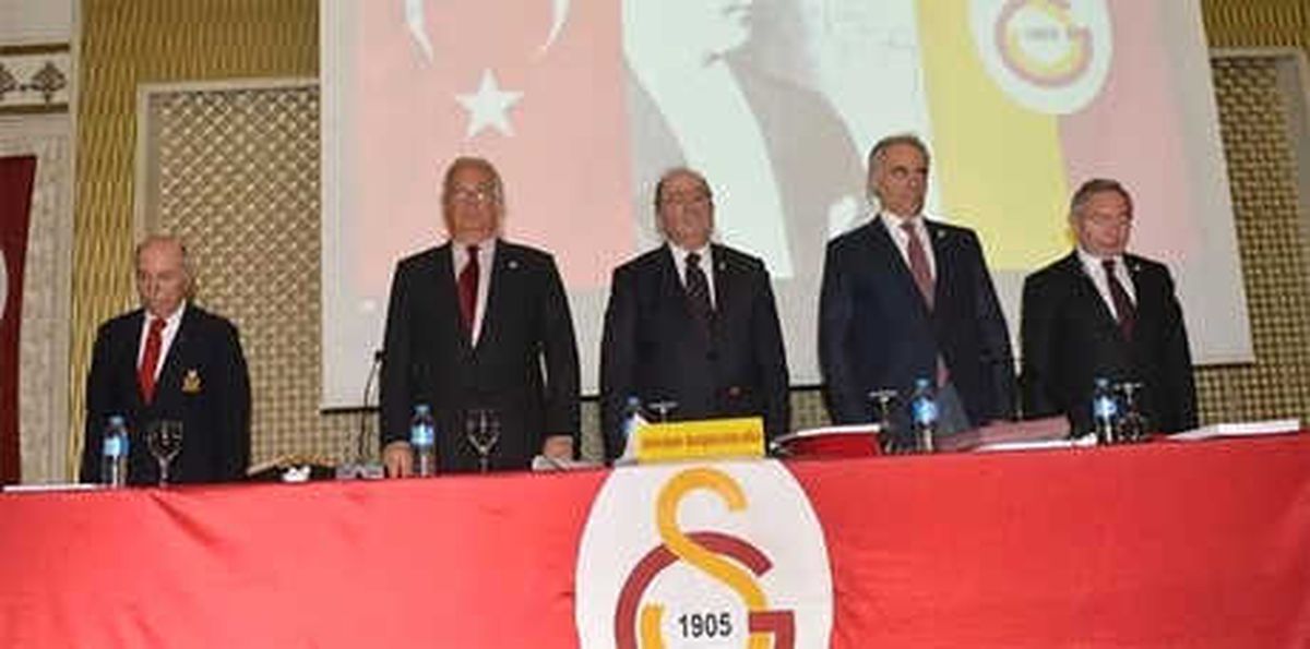 Galatasaray\'da Divan Toplantısı Florya\'da