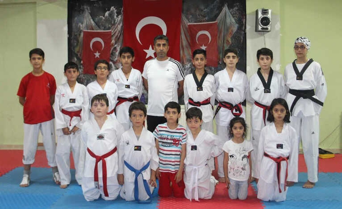 Gündüzleri Oruç, Akşamları Antrenman