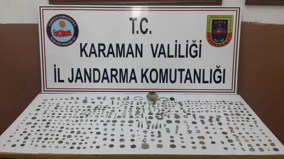 Karaman\'da Bir Otomobilden 527 Parça Tarihi Eser Çıktı