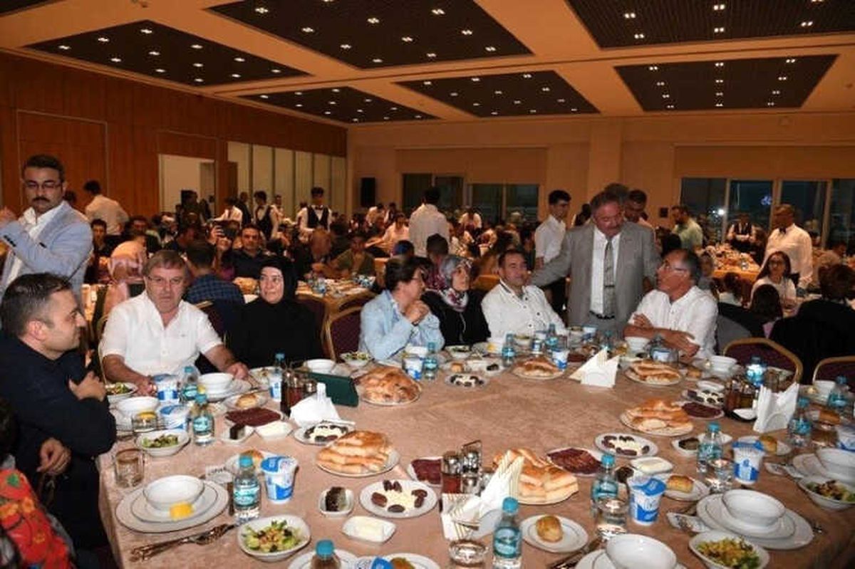 Kayseri Osb Yönetimi ve Çalışanları İftar Yemeğinde Buluştu