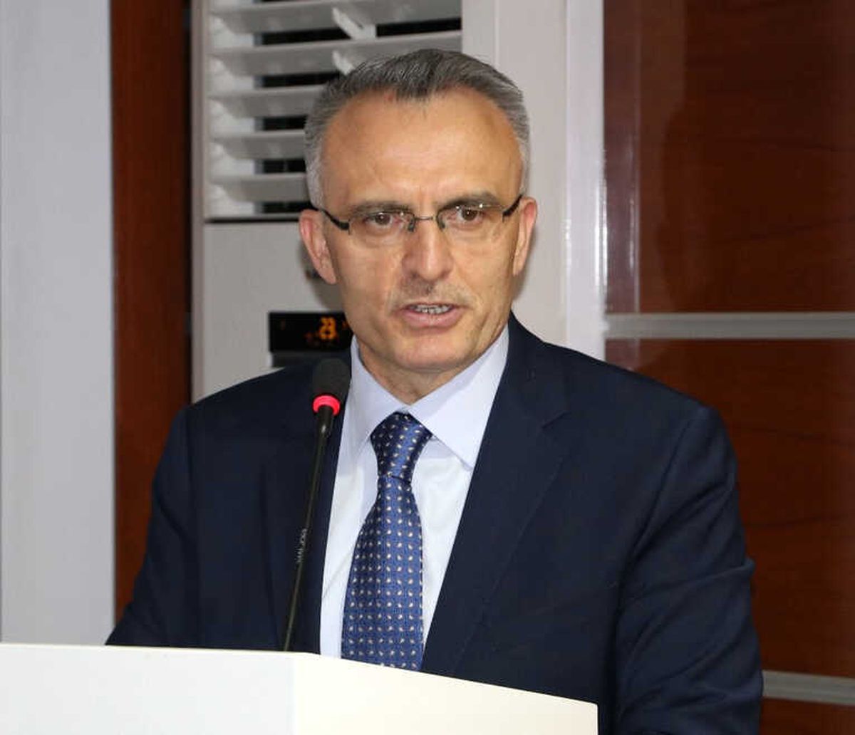 Maliye Bakanı Ağbal Rize\'de