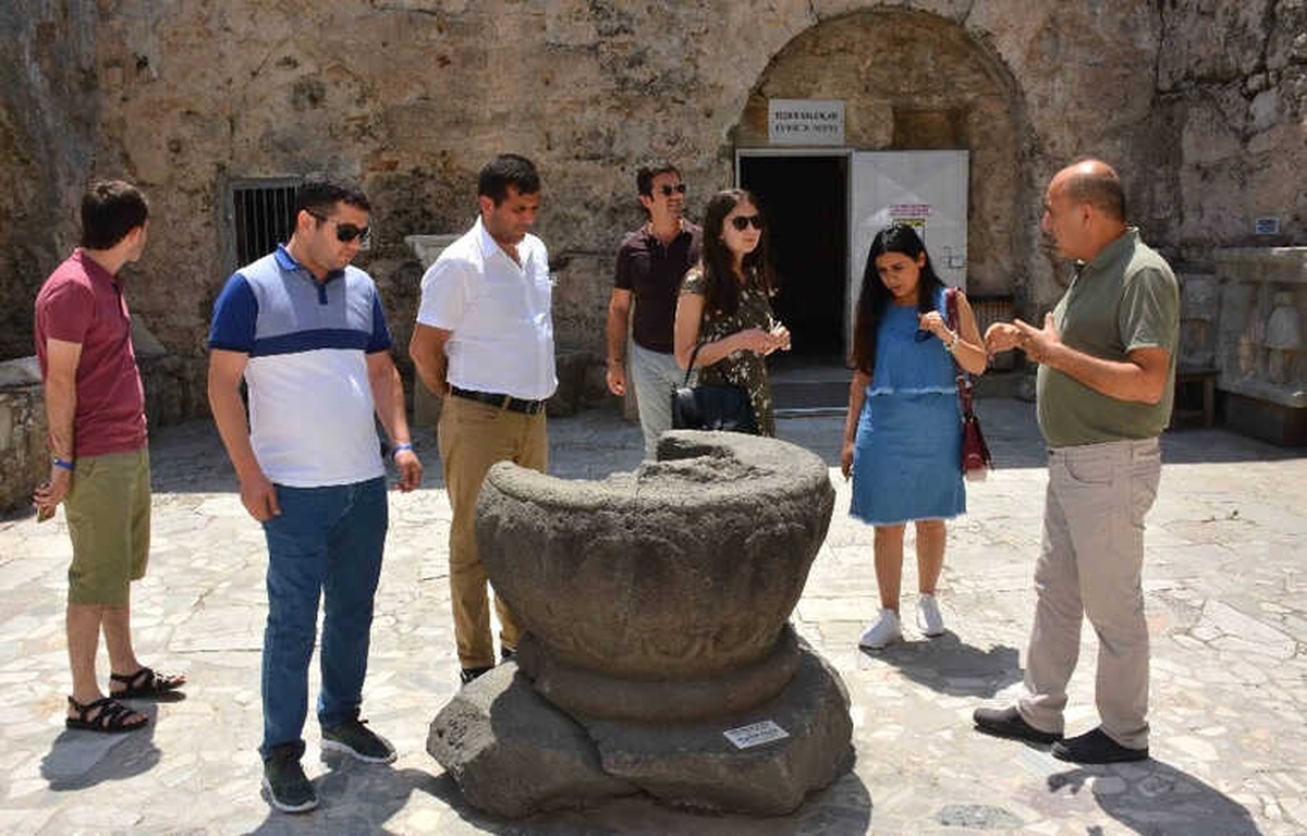 Matso, Azeri Gazetecilere Manavgat\'ı Tanıttı