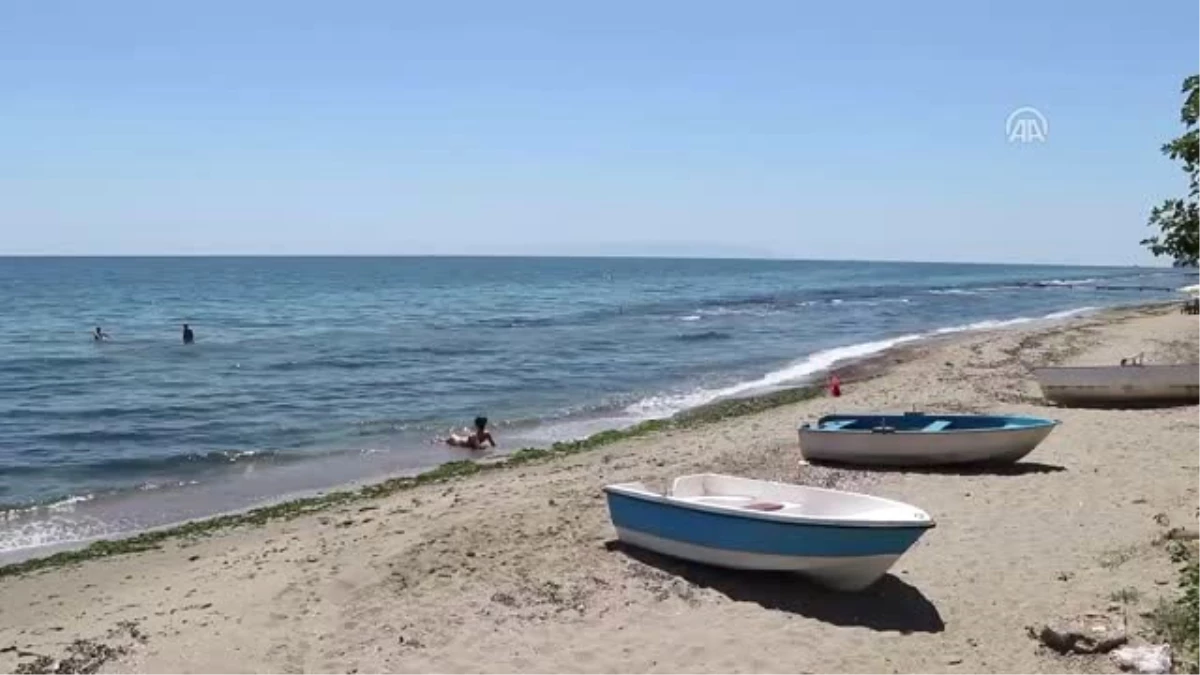 Mavi Bayraklı Plajlarıyla Tatilcileri Bekliyor