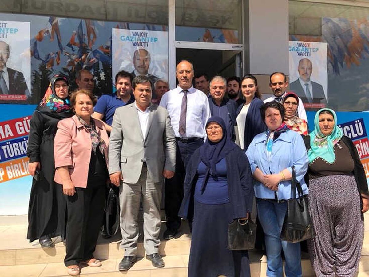 Milletvekili Adayı Yaşar Atılgan, Basmadık Toprak Sıkmadık El Bırakmıyor