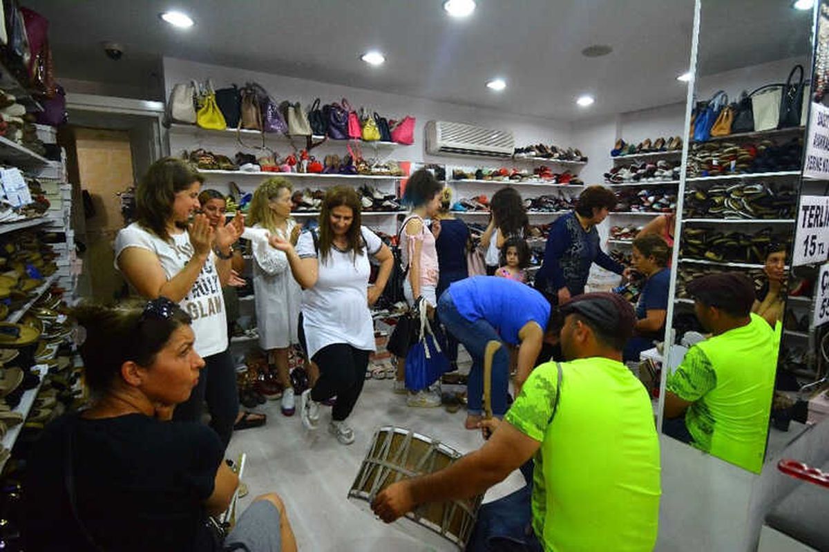 Perakende Sektörüne "Kadınca" Moral