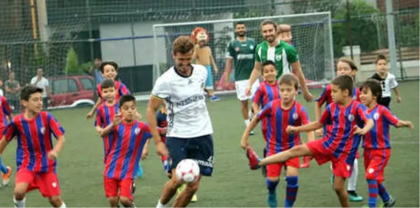 Salih Uçan\'dan Altınordu\'ya Ziyaret...