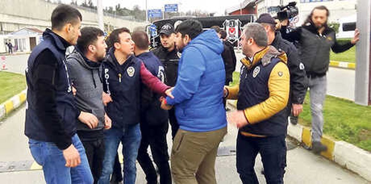 Şenol Güneş\'ten Broşür Cezası