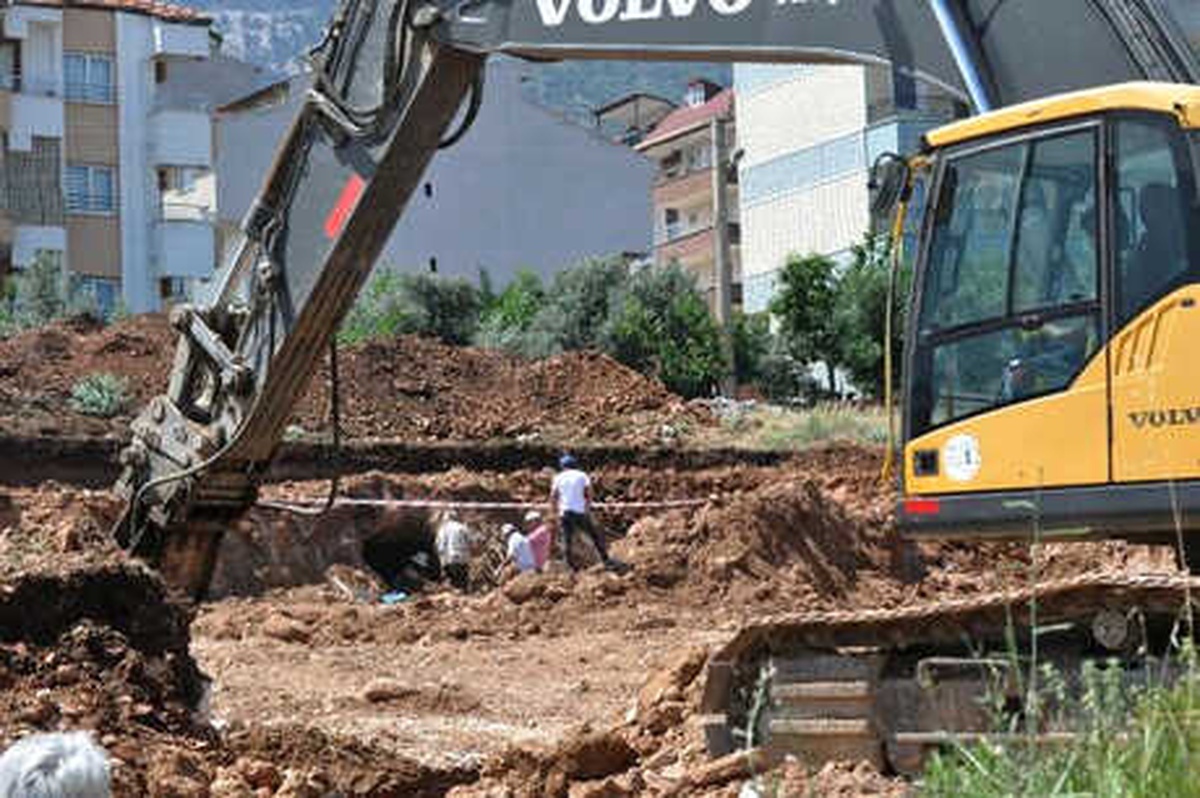 Temel Kazısından Bizans Mezarı Çıktı