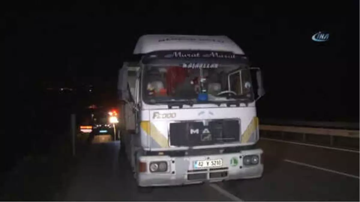 Trafikte Dikkatsizlik Can Aldı: 2 Ölü