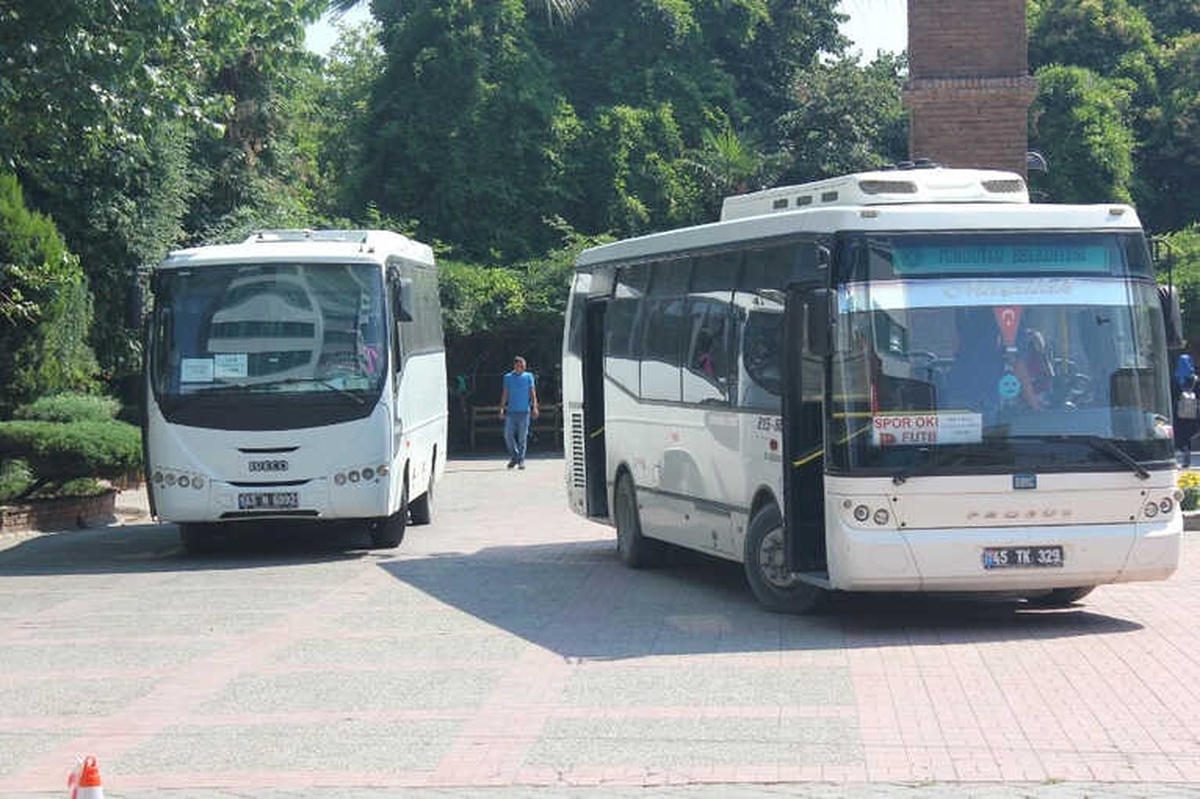 Turgutlu\'da Arefe Günü Mezarlıklara Ulaşım Ücretsiz