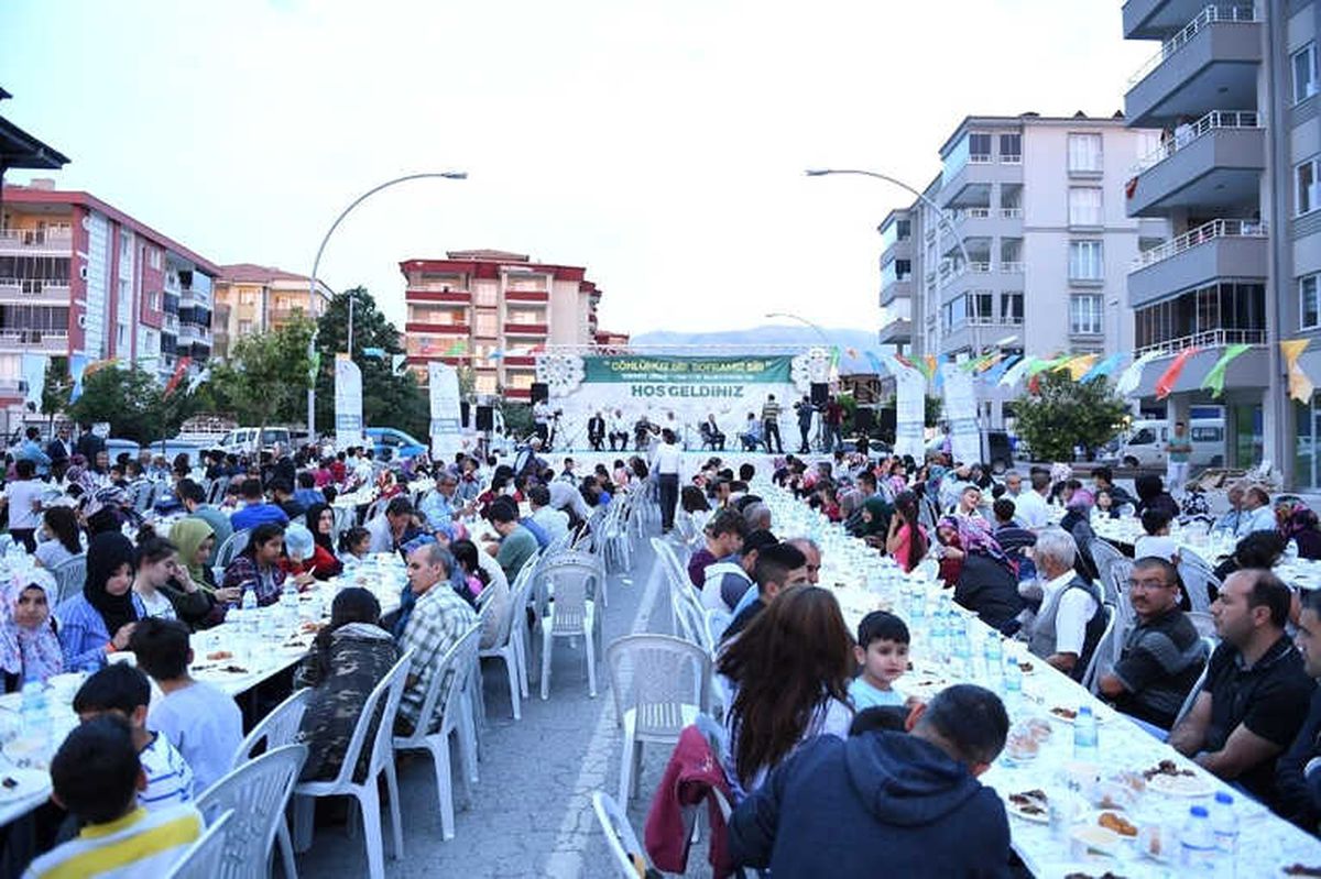 Yeşilyurt Belediyesi İftarda 6 Bin Kişiyi Ağırladı