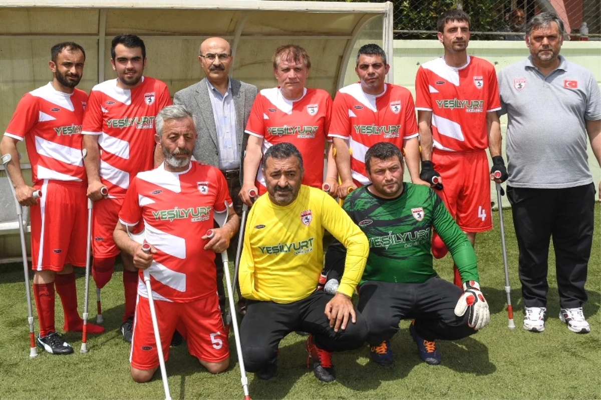 Adana\'da Amatör Spor Kulüplerine 376 Bin Lira Yardım