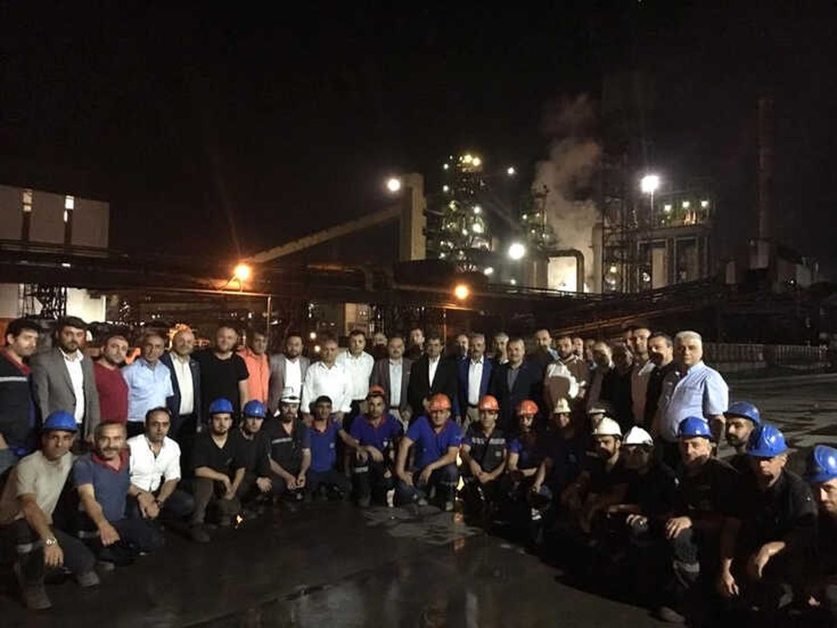 Ak Partili Adaylar Kardemir\'de Sahur Yaptı