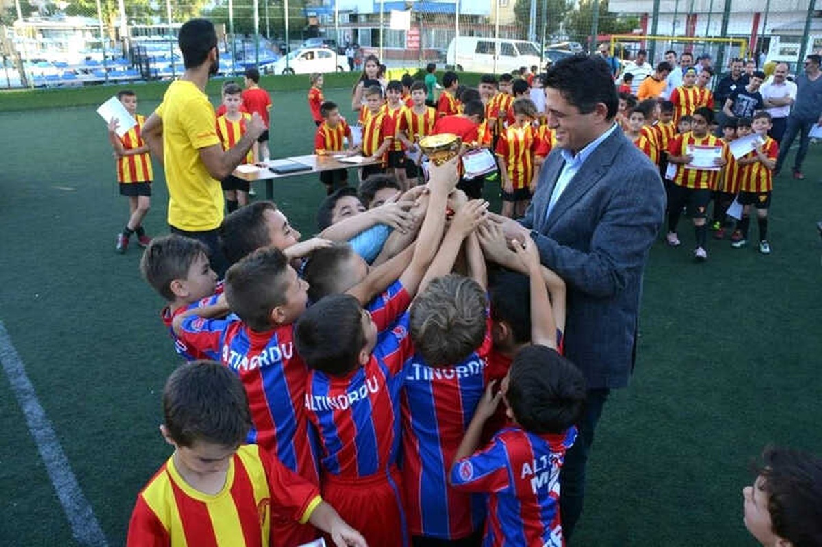 Aliağa Göztepe Futbol Okulu\'ndan Birinci Yıla Özel Turnuva