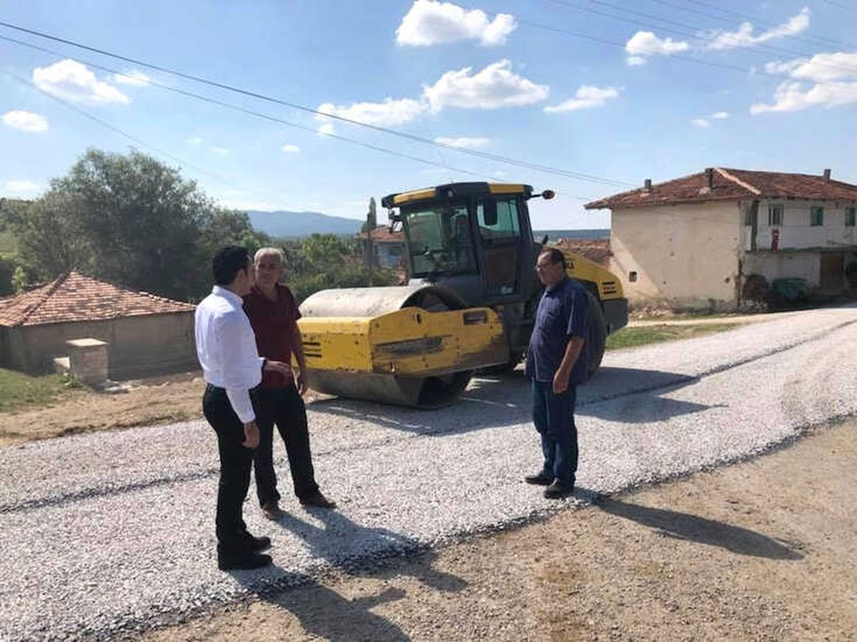 Altıntaş\'ta Köy Yolu Çalışmaları