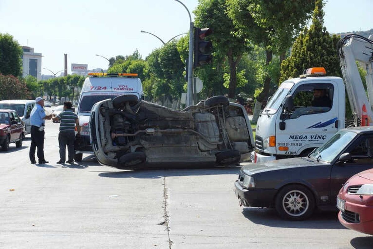 Aydın\'da Trafik Kazası; 3 Yaralı