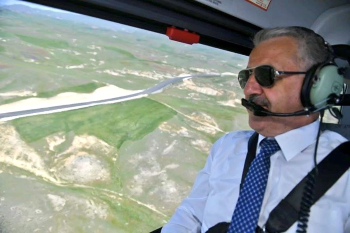 Bakan Aslan, Erzurum\'un Karayolu Ağını Helikopterden İnceledi