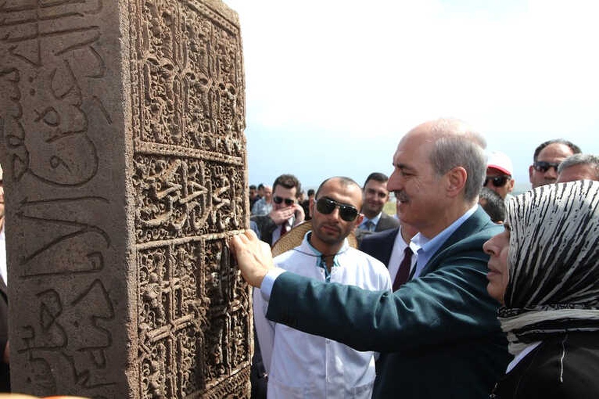 Bakan Kurtulmuş: "Bu Coğrafyada Oynanan Oyunlar, Anadolu\'nun İrfanıyla Bozulacak"