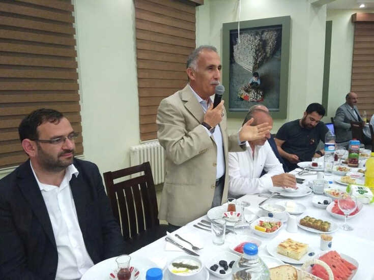 Başkan Arslan, Köy ve Mahalle Muhtarlarıyla Bir Araya Geldi