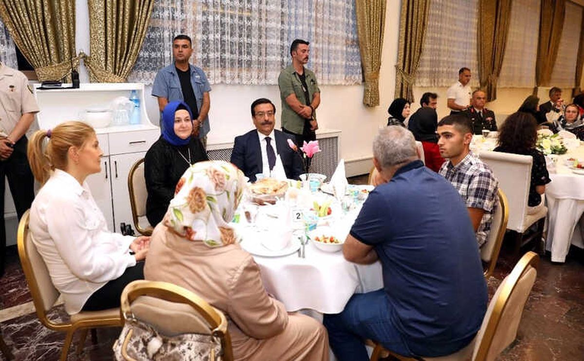 Başkan Atilla Şehit Aileleri ve Gazilerle İftarda Buluştu