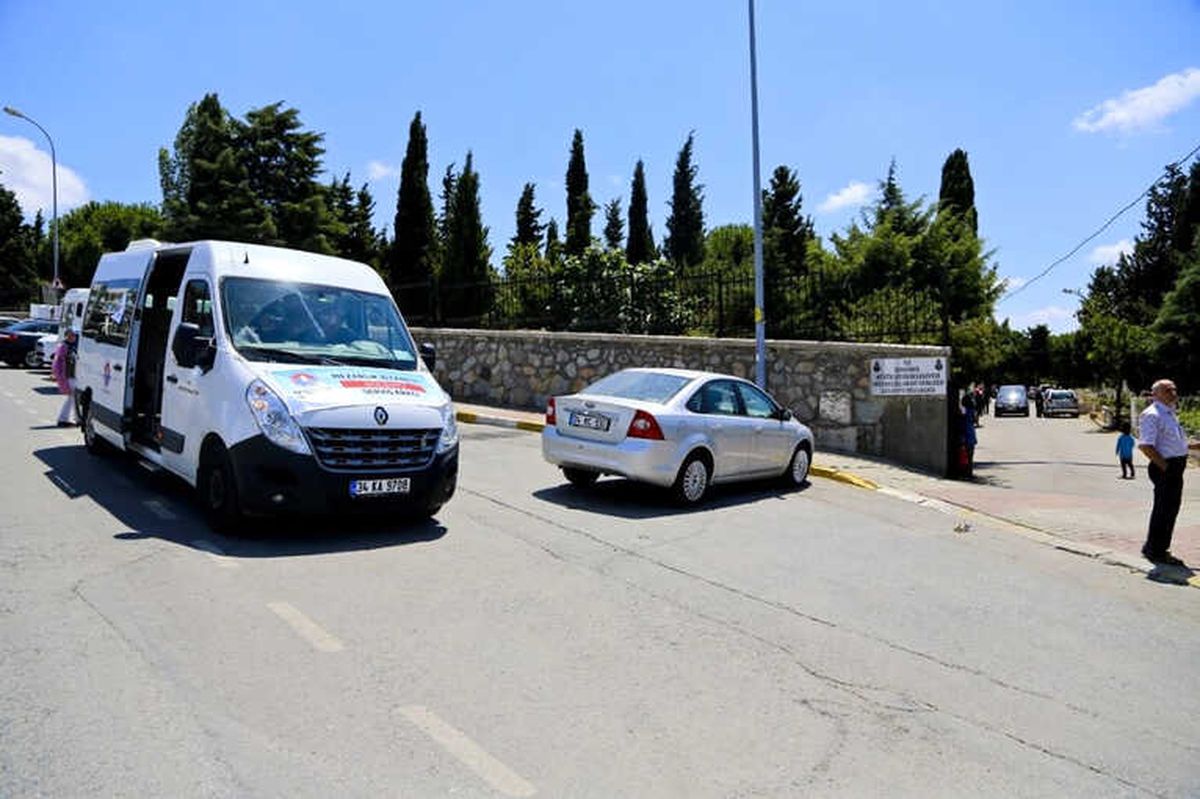 Belediyeden Mezarlıklara Ücretsiz Servis