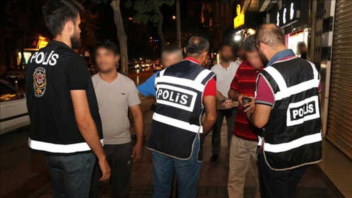 Binlerce Polisle \'Türkiye Huzur Arife Uygulaması\'