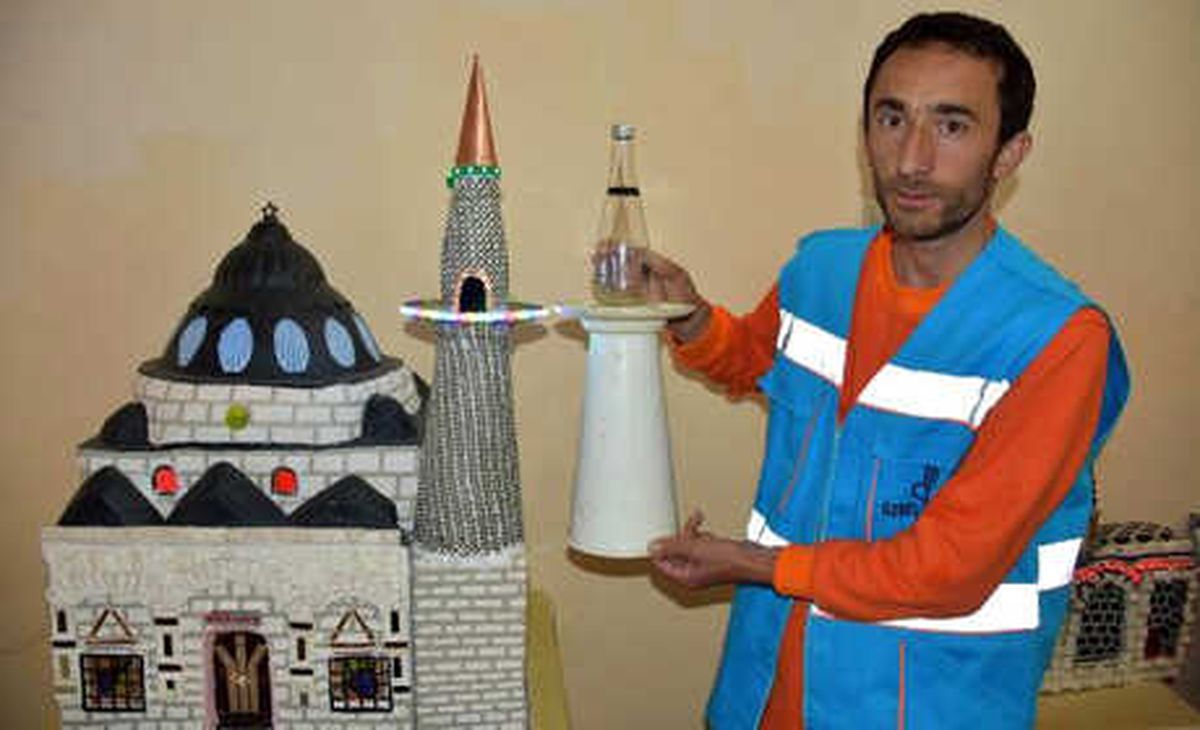 Çöpten Çıkardıklarını Sanata Dönüştürdü