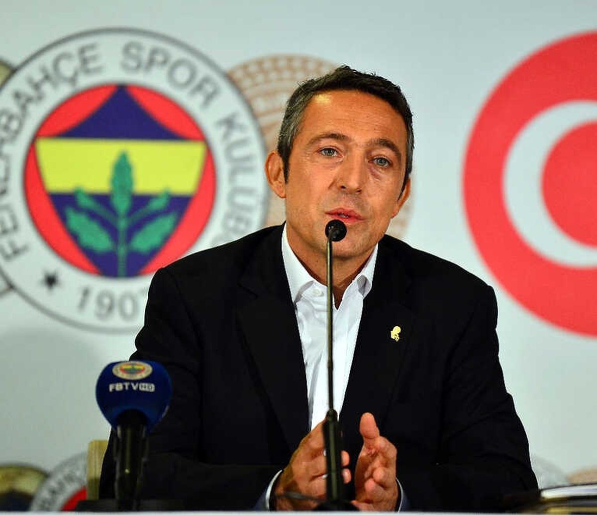 Fenerbahçe, Damien Comolli\'yle Sözleşme İmzaladı