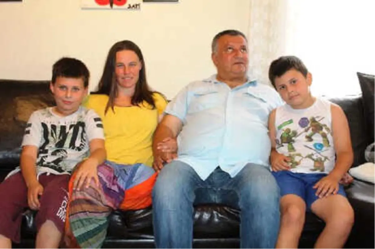 Gözlerini Açtırmaya Gittiği Klinikte Mutluluğu Buldu