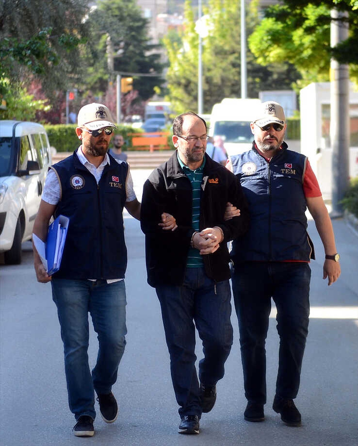 Güncelleme - Fetö\'nün "Altın Çocuğu"Na Polis Operasyonu