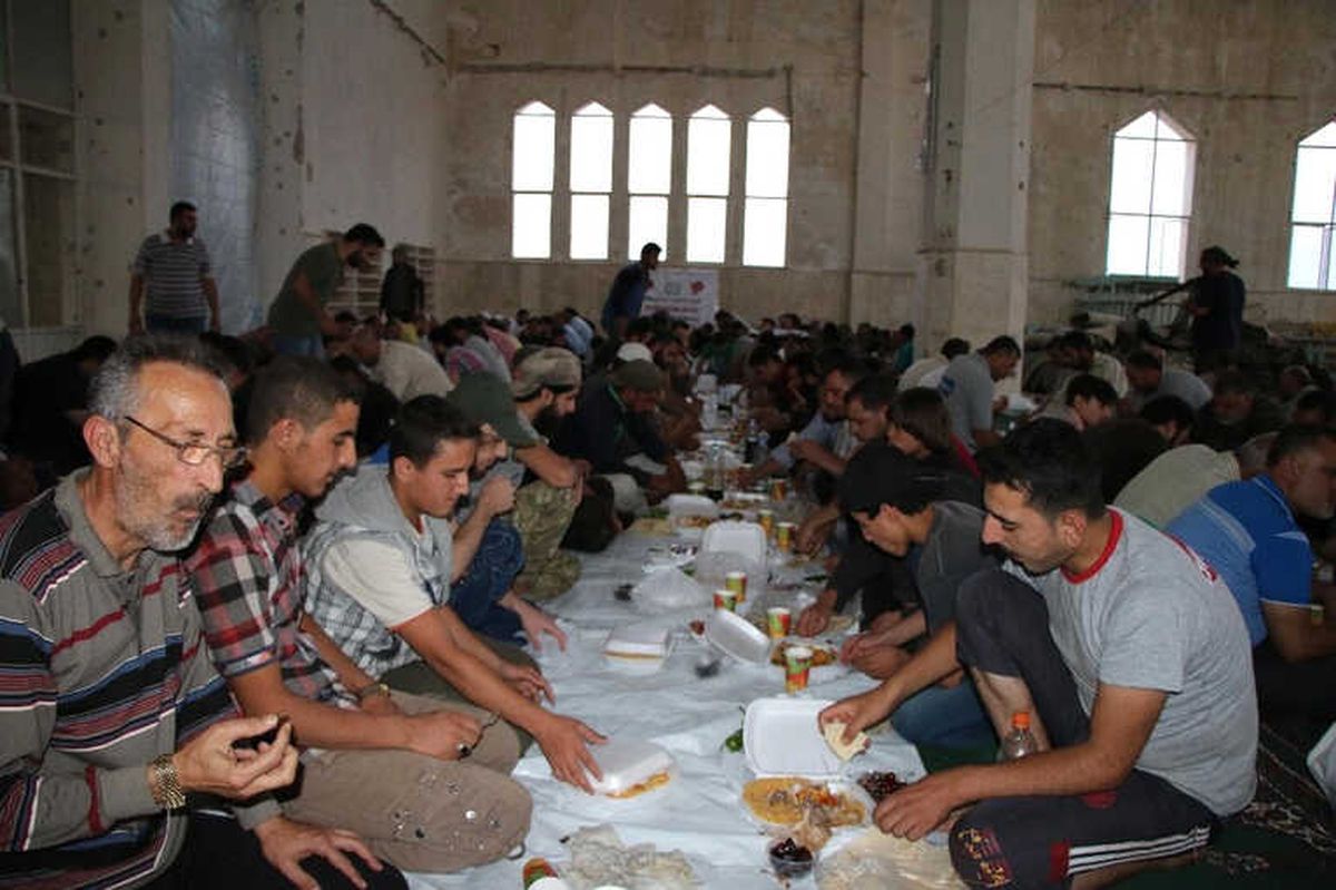 Halep\'in Sıfır Noktasında Toplu İftar