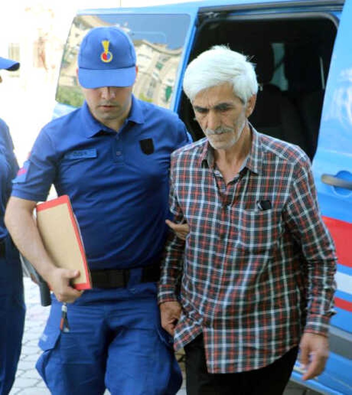 Hayvanları Dövmesine Müdahale Eden Eşini Döven Besici, Tutuklandı