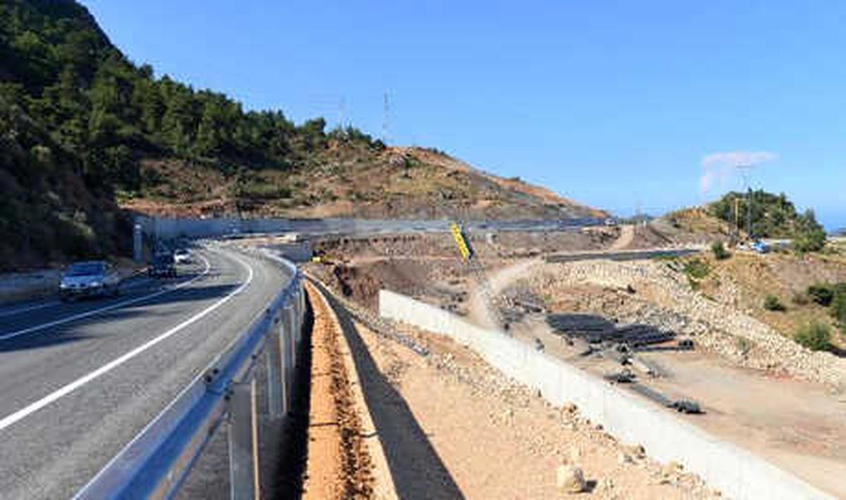 Heyelanda Çöken Yol Ulaşıma Açıldı