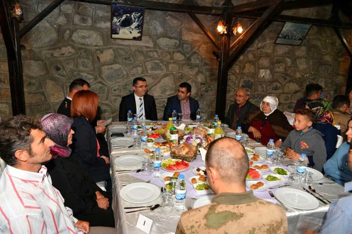 Jandarma\'dan Şehit Aileleri Onuruna İftar