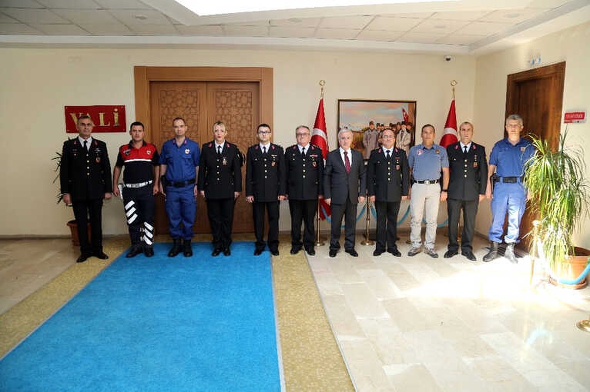 Jandarma Teşkilatından Vali Kamçı\'ya Ziyaret