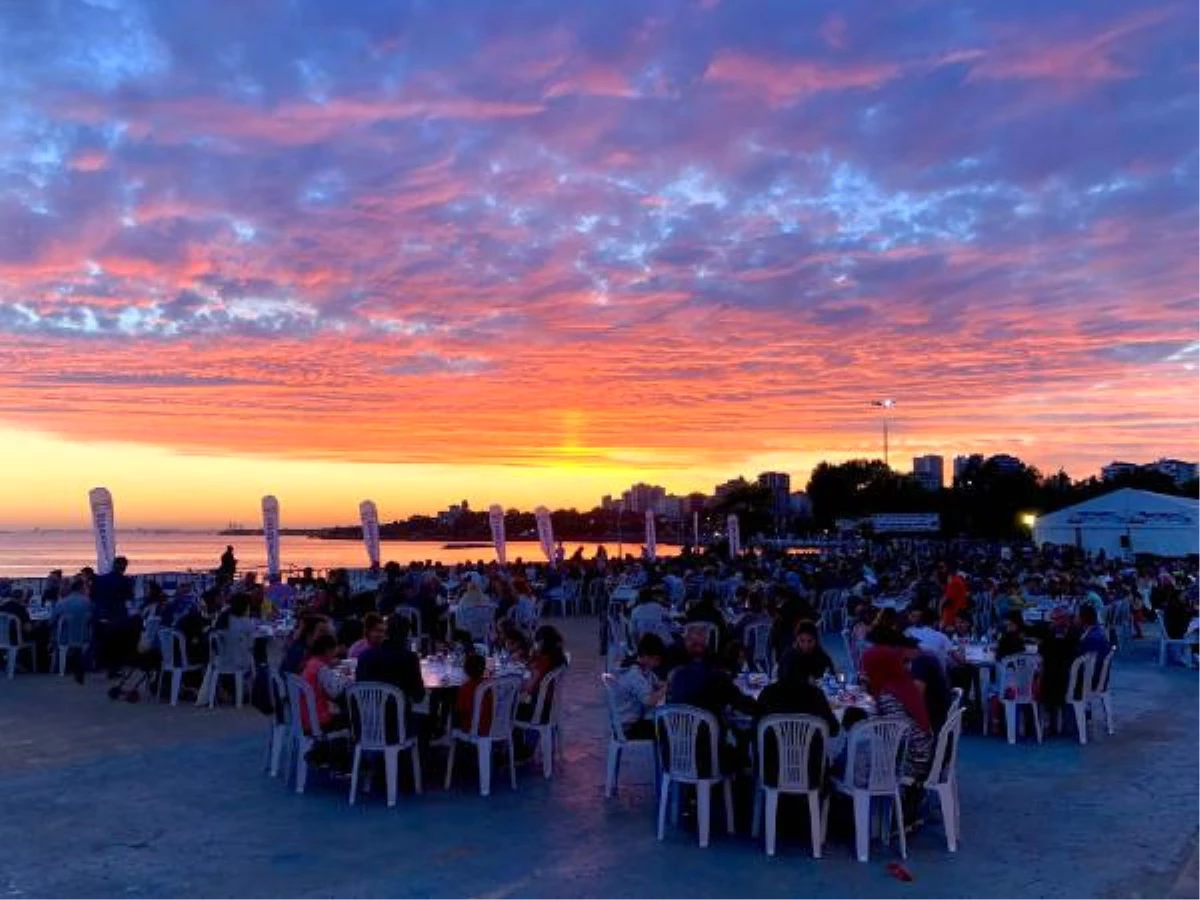 Kadıköy\'de Dostluklar Ramazan\'da Pekişti